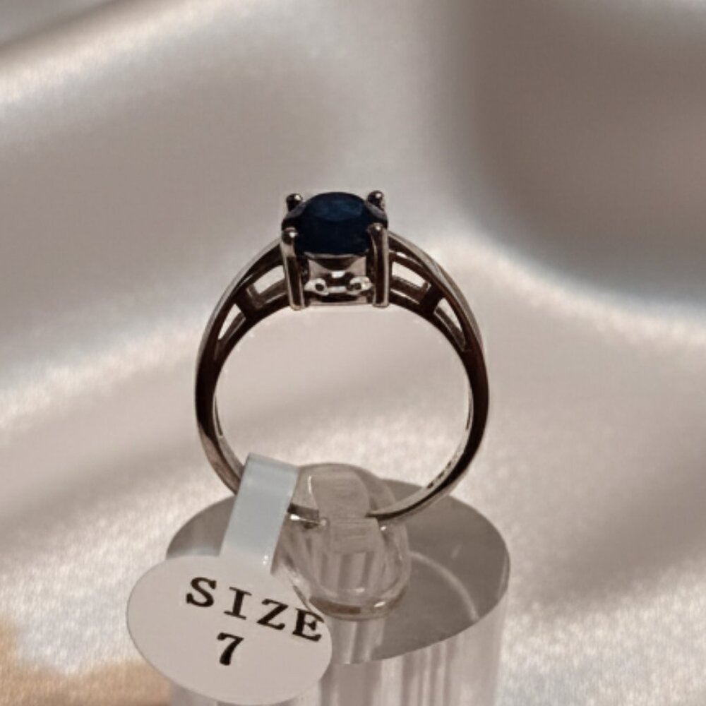Blue Sapphire 2 Carat Solitaire Silver Tone Fashion Ring Size 7 NWOT - Picture 4 of 8